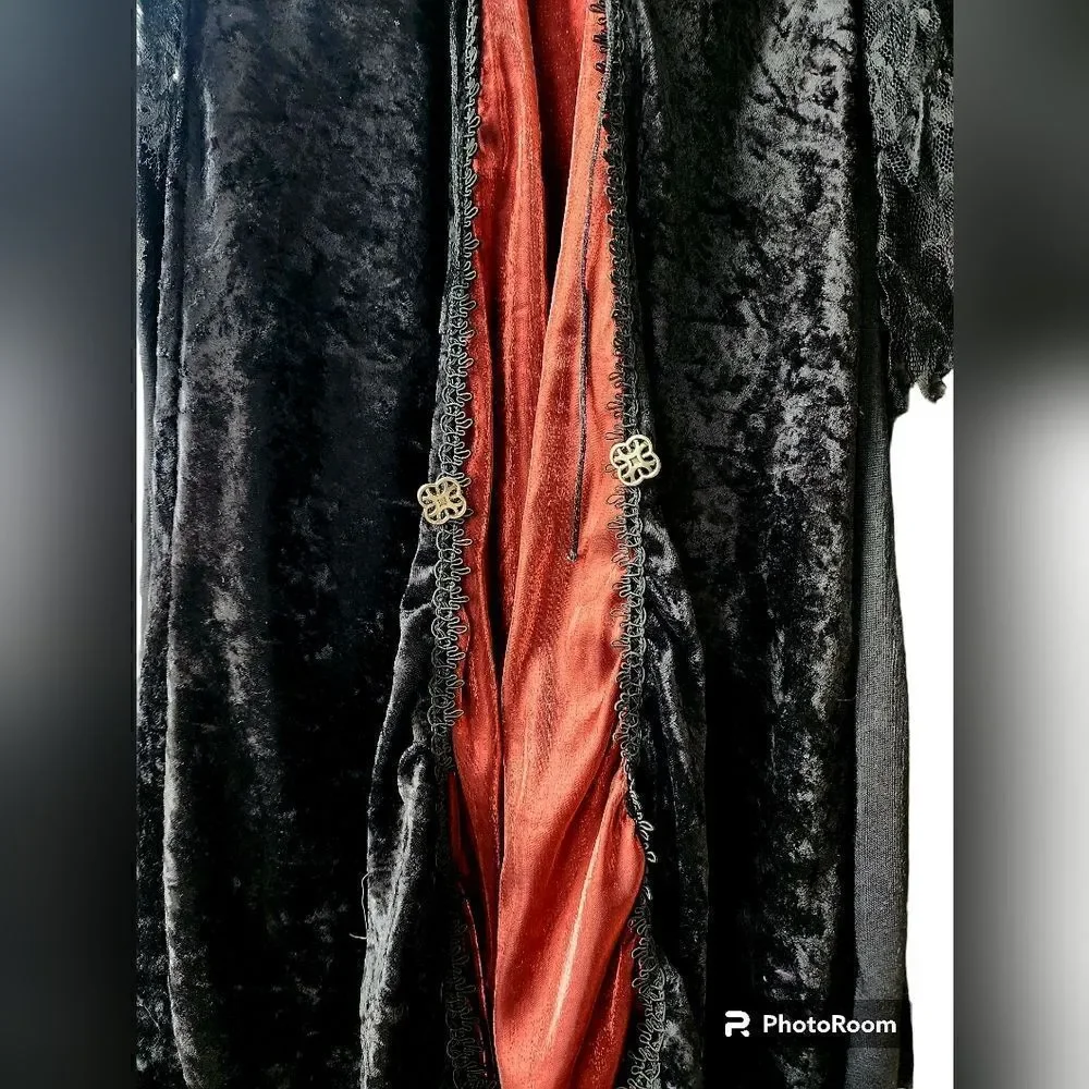 Girls Gothic Vampira Halloween costume